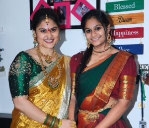 Madhu Reddy Instagram - “You don’t choose your family. they are God’s coregift to you,As you are to them”😘❤️ @purvikaareddy 
@spydyyy_._324 
📸 @bheemesh_6 

#instagram #insta#reelitfeelit #mother #happy #sister #motherdaughter #feel #reelitfeelit #mood #happy #happylife #instalove #emotions #reach #reachlife #feed #viral #viralpost #viralinstagram #viralsong #motherlife #loveislove #feeding #reach #photo #naturephotography #photosession #family #familytime #familyphotography #familylove