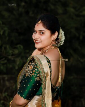 Madhu Reddy Instagram - Yes I’m smiling because god is always teaching me to be strong🤗

 @purvikaareddy 
📸: @tinyhugsphotography
Blouse &purvi 👗 @pravallis_boutique 

#instagram #insta #feed #treding #treditional #tredingnow #happy #happyface #saree #sareelove #sareefashion #sareelove #sareeblouse #pattu #pattusarees #kanchipattu #pattusareeblouse #puja #vratham #treditionallook❤️ #treditionalphotography #festival #festivalfashion #festivaloutfit #festivalstyle #feed #reach #reachpost #viral #viralpost #viralreel #viralinstagram