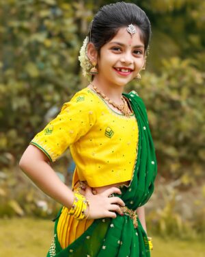 Madhu Reddy Instagram - Yes I’m smiling because god is always teaching me to be strong🤗

 @purvikaareddy 
📸: @tinyhugsphotography
Blouse &purvi 👗 @pravallis_boutique 

#instagram #insta #feed #treding #treditional #tredingnow #happy #happyface #saree #sareelove #sareefashion #sareelove #sareeblouse #pattu #pattusarees #kanchipattu #pattusareeblouse #puja #vratham #treditionallook❤️ #treditionalphotography #festival #festivalfashion #festivaloutfit #festivalstyle #feed #reach #reachpost #viral #viralpost #viralreel #viralinstagram