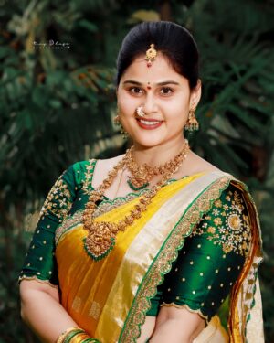 Madhu Reddy Instagram - Yes I’m smiling because god is always teaching me to be strong🤗

 @purvikaareddy 
📸: @tinyhugsphotography
Blouse &purvi 👗 @pravallis_boutique 

#instagram #insta #feed #treding #treditional #tredingnow #happy #happyface #saree #sareelove #sareefashion #sareelove #sareeblouse #pattu #pattusarees #kanchipattu #pattusareeblouse #puja #vratham #treditionallook❤️ #treditionalphotography #festival #festivalfashion #festivaloutfit #festivalstyle #feed #reach #reachpost #viral #viralpost #viralreel #viralinstagram