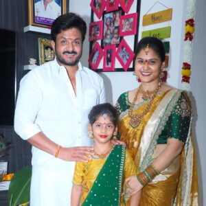Madhu Reddy Instagram - Happy family ❤️ @purvikaareddy @madithatikrishnakishore 

#instagram #instalove #madhureddy_official #feed #purvikaa #viral #viralpost #viralreel #photoshoot #photographers #village #vratham #puja #family #familylife #familyfirst #happy #husbendandwife #reach #reaching #feel #feeling #saree #sareelove #sareelovers #sareecollection #sareestyle #pattusaree