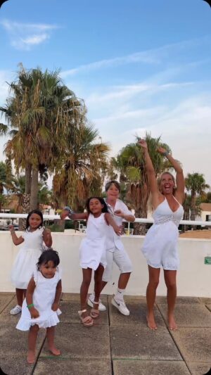 Mafalda Teixeira Instagram - Férias em Família!
É uma animação todo o dia 😁
#family #vacation #summer #kids #dance