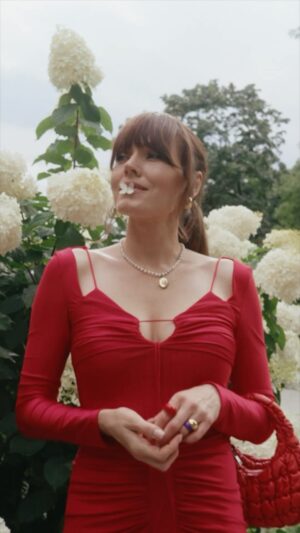 Magdalena Lamparska Instagram - Czy łapiesz momenty wdzięczności? Takie chwile kiedy jesteś z siebie totalnie dumna? Kolekcjonuje takie momenty, jak najpiękniejsze perły tworząc symboliczny  naszyjnik swojej drogi. Ten dzień - To właśnie jedna z takich chwil. Jestem szczęśliwa i wdzięczna. ✨ 

@lukaszjasniak for @janmarinipolska