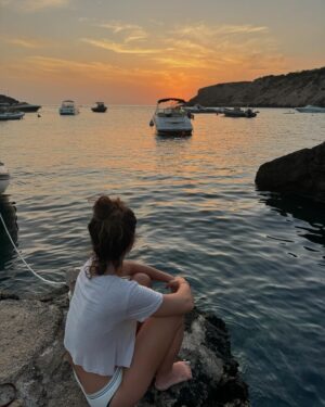 Maggie Civantos Instagram - Ibiza 🏝️August 24

I’ve been busy🙏🏻 i’ve been living the present 🤍