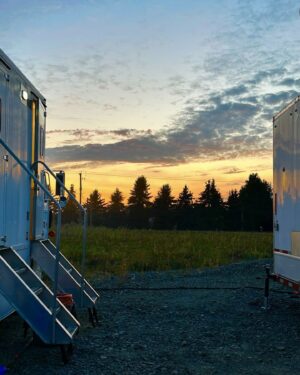 Maggie Lawson Instagram - Trailer days in happy place.