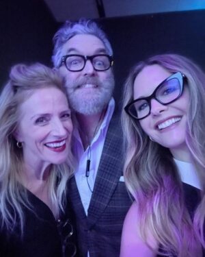Maggie Lawson Instagram - Thank you @galaxyconsanjose for a very fun weekend ✨🥂🍍 and thank you @manuellamoreirainteriors for my new favorite bag. 🐾