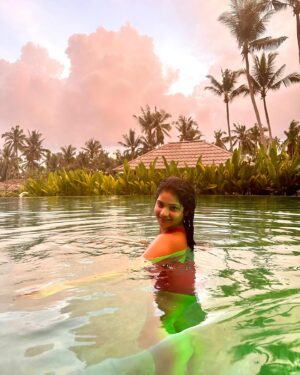 Maheswari Yayathiraj Instagram - #bali #indonesia #poolvibes #travelgram #lovetotravel #ubud #waterwithnature