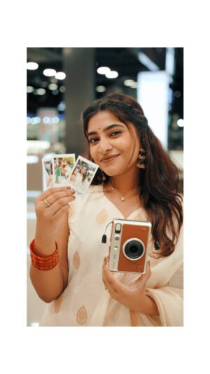 Malavika Sreenath Instagram - Making this Onam unforgettable with @instaxindia ✨

Celebrate this Onam with cherished moments captured instantly! 🎉✨ Grab your Instax Instant Camera and Smartphone Printer now at the Oxygen store and keep the festive vibes alive with every click! 📸🌿 

#OnamCelebration #InstaxOnam #CaptureMemories #instaxminievo #widelink #OxygenStore #FestiveSeason #InstantPhoto #Onam2024