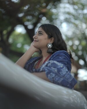 Malavika Sreenath Instagram - Still living in my “Neethane en ponvasantham” Era🌸

📸 @muzammilmooza eppadi ivlo azhaga! 🙈

[ neethane en ponvasantham, ootd, white kurti, tamil, college fit, azhagu, tamil girl, gvm, ilayaraja ]