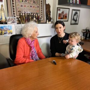 Malena Pichot Instagram - El dia que Rafa conoció a la heroa de la nacion!
Gracias Estela
Gracias @abuelasdifusion 
Gracias @futurockok por este momento