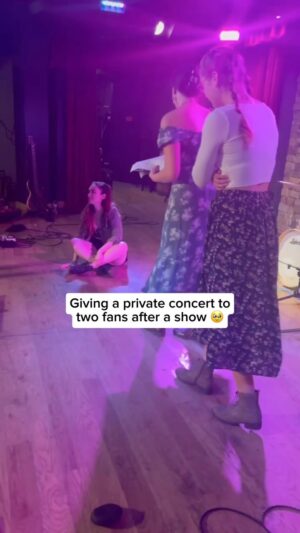Malinda Kathleen Reese Instagram - This was such a core memory for me.  I replay it in my head often.  If you are one of these ladies please say hi!! 

I’ve consistently been so surprised by how much “I miss her and I blame you” has resonated with people!  We will definitely give the song its moment this Fall ❤️

#surprise #singer #audience #wholesome #fan #live