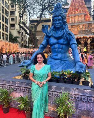 Manasi Naik Instagram - स्वर्गात पण जे सुख मिळणार नाही
ते तुझ्या चरणाशी आहे.
कितीही मोठी समस्या असुदे बाप्पा
तुझ्या नावातच समाधान आहे 🌺
माझं आणि बाप्पाचं खूप छान नातं आहे
जिथे मी जास्त मागत नाही
आणि बाप्पा मला कधी कमी पडू देत नाही🙏🏻
Ganesh Chaturthi chya sarwanna Manapasun Khup Shubbeccha ❤️
Ganpati Bappa Moraya 😇🙏🏻

Ganesh Chaturthi 2024 👱🏻‍♀️🫶🏻🎀