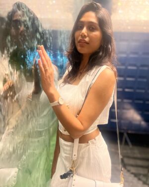 Manisha Yadav Instagram - Just life lately❤️. #whiteforpeace 🇮🇳
Jab I met @anisha.lund16 @nirupamajavaray @akshatajosh.