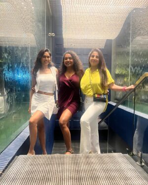 Manisha Yadav Instagram - Just life lately❤️. #whiteforpeace 🇮🇳
Jab I met @anisha.lund16 @nirupamajavaray @akshatajosh.