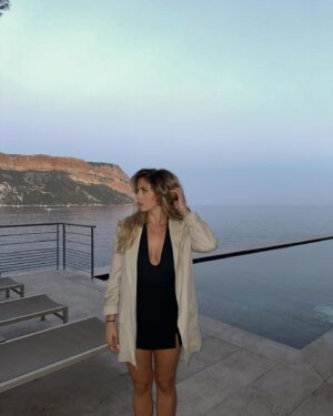 Manon Quadratus Instagram - Les dernières soirées d’été ☀️ 

#ootd #ootdfashion #look #lookoftheday #ootn