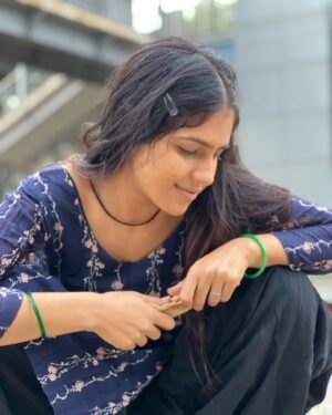 Manpreet Dolly Instagram - Surat usdi pariya wargi🌸
.
.
#poor #poorpeople #poorbaby #poorgirl #simplicity #poverty #sad #sadness #slum #simplegirl