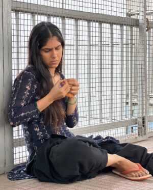 Manpreet Dolly Instagram - Surat usdi pariya wargi🌸
.
.
#poor #poorpeople #poorbaby #poorgirl #simplicity #poverty #sad #sadness #slum #simplegirl