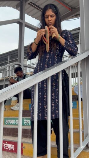 Manpreet Dolly Instagram - ਉਹ ਵੀ ਪਰੀ ਹੈ🌸 
@satindersartaaj @neerubajwa 
.
.
#trendingnow #trendingvideos #satindersartaaj #neerubajwa #shayar #trending