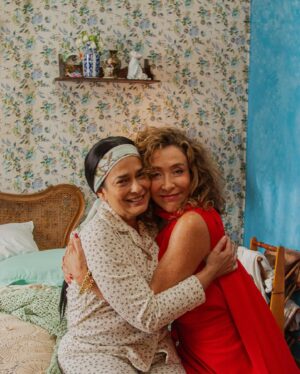 Marcela Carvajal Instagram - Ana y Tina bien plenas en el set! @mcarvajal28 @arenaljacqueline ✨ #RediseñadaporAccidente #Rodaje @produ