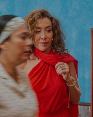 Marcela Carvajal Instagram - Ana y Tina bien plenas en el set! @mcarvajal28 @arenaljacqueline ✨ #RediseñadaporAccidente #Rodaje @produ