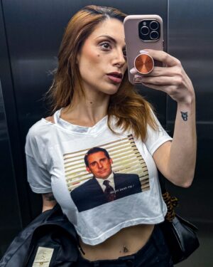 Marcela Lahaud Instagram - time das que vão no rolê de ~brusinha~ de série ™ 
🎥🎥✨
.
.
#picoftheday #selfie #ginger #ruivando #theoffice