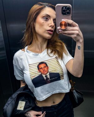 Marcela Lahaud Instagram - time das que vão no rolê de ~brusinha~ de série ™ 
🎥🎥✨
.
.
#picoftheday #selfie #ginger #ruivando #theoffice