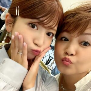 Mari Yaguchi Instagram - 時差投稿続きます♡
隅田川花火大会の時の載せてなかった写真たち✨
ゆうこ姉さんとかんぱーい🍻✨
福岡に住んでるからなかなか会えないので、
久しぶりに乾杯できて凄く嬉しかったです☺️✨
いっぱい写真撮ったんだけど、
半分以上タオル巻いてて笑った😂
中継にタオル巻いて出ないで良かったね🥹✨
２６年の付き合いになりますが、
今もずっと気にかけてくれるあったかい人🥹✨
会えると本当に嬉しいんだー😊✨
ちなみにこの日も可愛すぎる愛ちゃんとの３ショットと、
ゆうちゃんとの別日の写真も載せときますね！！
７枚目は閲覧注意ねw