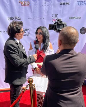 María Conchita Alonso Instagram - Ya empezó la temporada más divertida del año en Hollywood para los miembros de la Academia (votamos en los Oscars) y de SAG (sindicato de actores); temporada de premios y con ello invitaciones a ver pelis (fiestas, almuerzos, Cocktails, y cenas incluido 😃) y a "gifting suites" como ésta (nos obsequian productos nuevos en el mercado y toman fotos con los regalos para darlos a conocer). 
🖥🎭

The fun season has began for us actors members of the Academy of Motion Pictures and #SAG. And it started great with the #Emmys and "Harvest, the Premier Celebrity Gifting Suites"; we will see lots of movies, fun people, go to parties, cocktails and mingle with industry fellow actors.
🏆🎬🎦

#MariaConchita
#MariaConchitaÚnica
#MariaConchitaAlonso
#giftingsuite
#Hollywood
#emmy 
#emmyawards 
#oscar 
#theoscars 
#screening