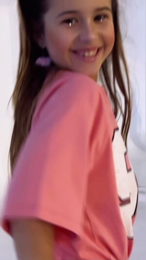 Maria Fernanda Callejón Instagram - ATENCIÓN ‼️ @giodiotto  será la cara de @dondevayasvoy  en esta colección Primavera/Verano 2025 !!
Les aseguro que es una BOMBA !! 
Con una inspiración ÚNICA como solo ésta marca puede hacerla!! 🌺🌺🌺🌺
SE VIENEEEEEEE‼️‼️‼️