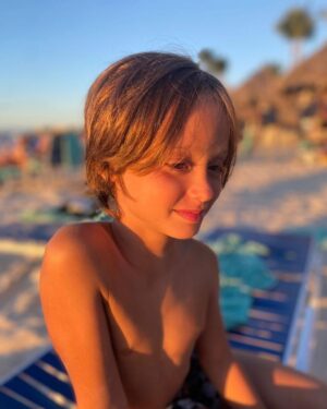 Mariana Fabbiani Instagram - Hoy cumple 10 años mi principito!!! El más dulce, el que siempre tiene la palabra justa, el que inunda todo de alegría. Feliz cumple mi querido  Maxi!!!! 
Tus abrazos son el cielo. No puedo estar más orgullosa de vos. Te amo infinito!!!❤️🥳