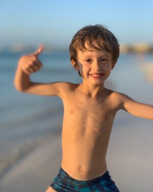 Mariana Fabbiani Instagram - Hoy cumple 10 años mi principito!!! El más dulce, el que siempre tiene la palabra justa, el que inunda todo de alegría. Feliz cumple mi querido  Maxi!!!! 
Tus abrazos son el cielo. No puedo estar más orgullosa de vos. Te amo infinito!!!❤️🥳