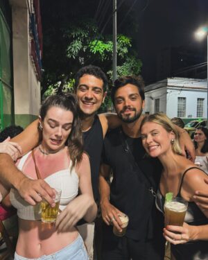 Mariana Molina Instagram - deu saudade do verão insalubre no RJ.
falei e saí correndo!
#tbt