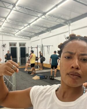 Mariana Nunes Instagram - Meu agosto foi feliz
Pq fiz o que quis!😊
