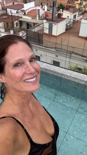 Marie Legault Instagram - Comment vis-tu ta ménopause ? Sujet sans tabou pour moi mais il est fréquent que le sujet dérange.
En tout cas, je t’encourage vivement à bouger avec des activités sportives qui te font plaisir et si tu ne connais pas, pratiquer le stomach vaccum.

Tu trouveras sur @bodybyanouk des cours pour apprendre la technique. 

Alors on bouge ensemble ?

#enformeapres50ans #biendanssoncorps #santé #bienvieillir #energiepositive #bienêtre #menopause #femmeactive #yoga #motivation #bodybyanouk