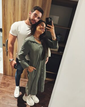 Marina Ferrari Instagram - SP sempre cheio de amigos, trabalho, diversão e amor 🥰🫶🏽
