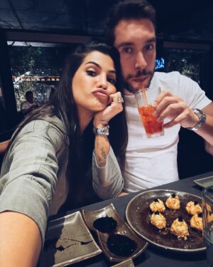 Marina Ferrari Instagram - SP sempre cheio de amigos, trabalho, diversão e amor 🥰🫶🏽