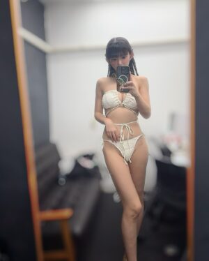 Marina Nagasawa Instagram - おやすみぃ

#nagasawamarina#marichuu#長澤茉里奈#まりちゅう#gravure#gravureidols