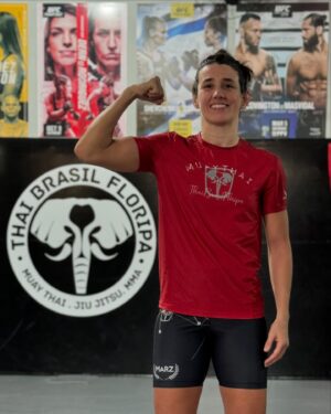 Marina Rodriguez Instagram - 🐘 @thaibrasilfloripa ⚔️

#UFC307 🎯 

Camiseta personalizada do time, só com a qualidade da melhor @bravourbrazil !🔥🔥🔥