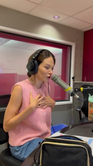 Maripier Morin Instagram - Maripier nous a parlé de son été où elle a vécu le plus grand des bonheurs et aussi la plus grande tragédie. 🩷

Merci pour ta transparence @maripiermorin 🤞✨

Les filles du lunch, du lundi au jeudi dès 11h30!