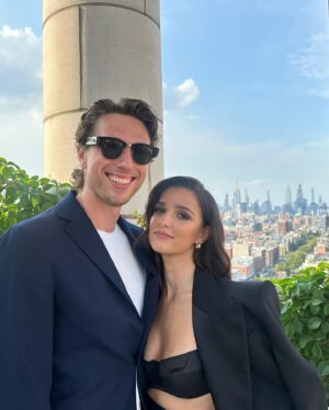 Marisa Abela Instagram - 🐠🪩❤️‍🔥🥹🍝🇬🇷🗽🌎🇮🇹🎉💕🥰