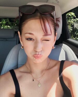 Mariya Nishiuchi Instagram - 😎😎😎

髪色少しオレンジ入れた！
またしっかりオレンジに染めたい🧡🍊