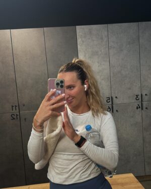 Markéta Vondroušová Instagram - all good✨🖇️🧸🧿🌿