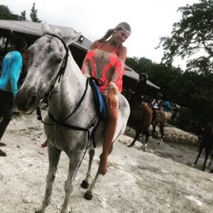 Marlène Duval Instagram - #horse #feelfree #happy #love #animals #🐎 #horsing #nature