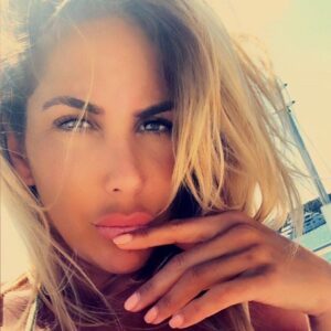 Marlène Duval Instagram - C’est bientôt l’été quel et votre destination pour les vacances..? 🌞