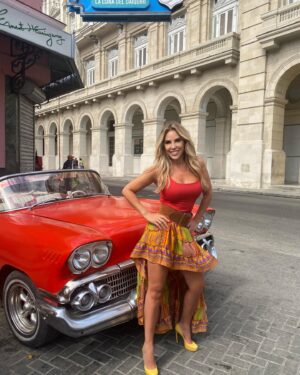 Marlène Duval Instagram - Ven vamos a bailar sobre el ritmo de mi corazon 💃