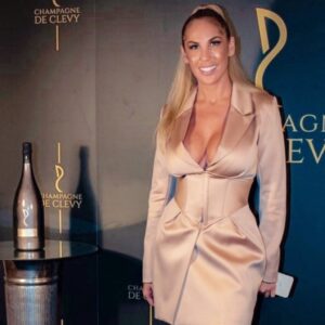 Marlène Duval Instagram - Je tenais à vous remercier pour votre présence à mon fashion show by Marlene duval des mois de travail pour vous fournir un show exemplaire merci à toute mon équipe de m’avoir supporter ❤️ l’aventure ne fait que commencer je vous promet de belle surprise une collection qui va vous mettre en valeur vous sublimez mesdames j’ai mis tout mon cœur dans cette collection de lingerie la website est en ligne dans les prochains jours rester connecter je vous love💋#marleneduval