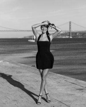 Marta Melro Instagram - From 📍 Lisbon with ❤️

📸 @sarasaraiva_____ 
Make up @saralitardi 
Hair @ramonpecanha_hairstylist 
Dress @oddmuselondon 
Shoes @manoloblahnik 

@karacteragency 
#grelhatvi @tvioficial