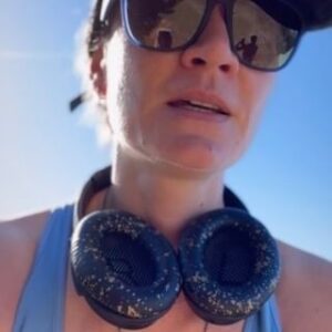 Masha Mashkova Instagram - Это то, что помогает мне… справляться. У кого нет на районе каньона-идите в парк. Нет парка-в зал(тут могла бы быть реклама какого то люксового зала в центре Москвы, но нет:)) это реклама… жизни. В достаточно, что уж тут, экстремальных исторических. Держитесь, ребята! Все обязательно будет хорошо. И, самое главное-не забывайте заботиться о… себе🤍