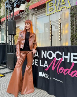 Matilda Blanco Instagram - BUENOS AIRES
ESTÁ DE MODA
Así comenzó un gran momento para la moda en la ciudad de Buenos Aires que durará hasta el 7 de Septiembre! Así vivimos La Primera Noche de La Moda 
Talento y creatividad: junto a diseñadores, universidades, marcas, casas de estudio, todos unidos en distintas activaciones en la Ciudad de Buenos Aires:
charlas, talleres, desfiles
Aún podes sumarte @bacreativa

• Mi look @allo_martinez 
• ⁠MakeUp @pauchpetrini

#BAestademoda #LaNocheDeLaModa