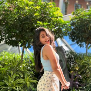 Mazel Vyas Instagram - मेरी प्यारी तस्वीरों का photo dump 🦋
.
.
.
#photodump #travel #life #memories #happiness